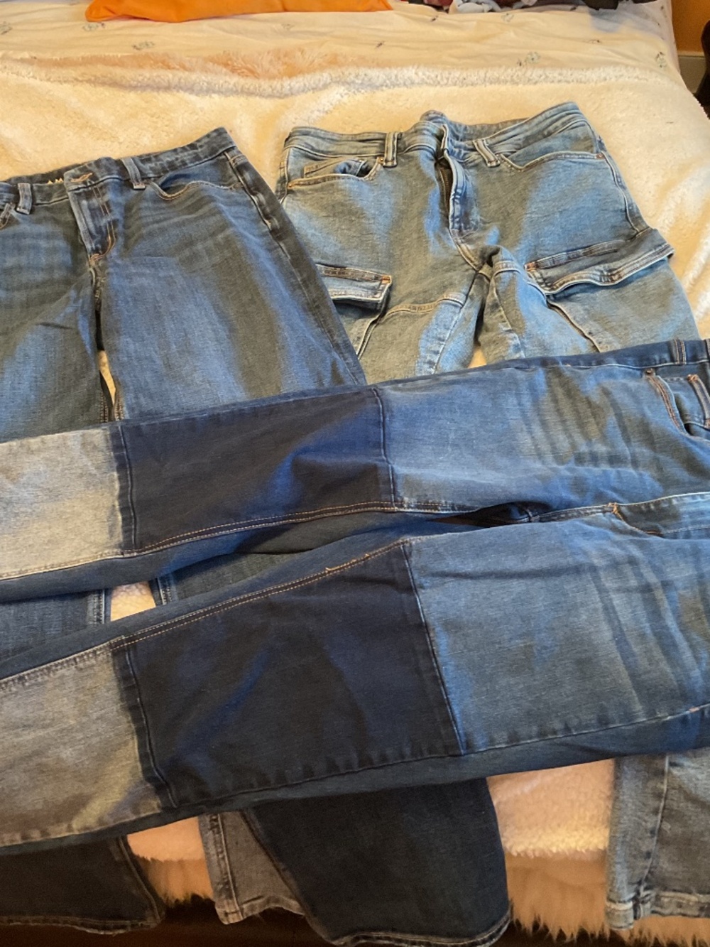 3 pairs of women’s jeans